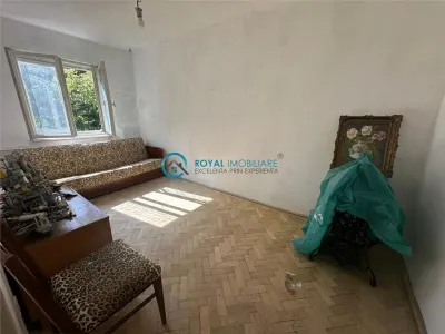 Royal Imobiliare - Vanzare apartament 3 camere zona Vest - foto 1