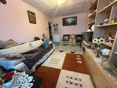 Royal Imobiliare - Vanzare apartament 3 camere in zona 9 Mai - foto 2