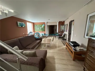 Royal Imobiliare - Vanzare vila zona Lipanesti - foto 2