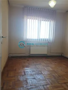 Royal Imobiliare - Vanzare apartament 4 camere zona Nord - foto 4