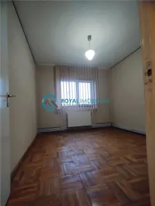 Royal Imobiliare - Vanzare apartament 4 camere zona Nord - foto 8