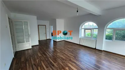 Oportunitate Casă Perfectă pentru Birouri Moderne - foto 5