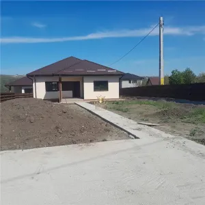 Casa parter Valea Lupului 800mp teren MUTARE IMEDIATA! - foto 4