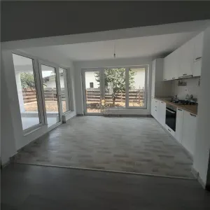 Apartament 3 camere LUX cu bucatarie mobilata si 97mp teren- Popas Pacurari linga Mega Image. - Iasi
