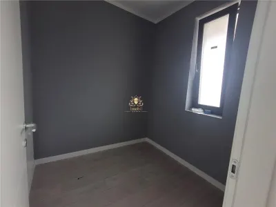 Casa 4 camere 2 bai si dresing.Finisaje de Lux Bucium Visani. - foto 12