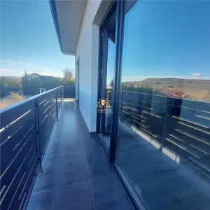 Casa 4 camere 2 bai si dresing.Finisaje de Lux Bucium Visani. - foto 16