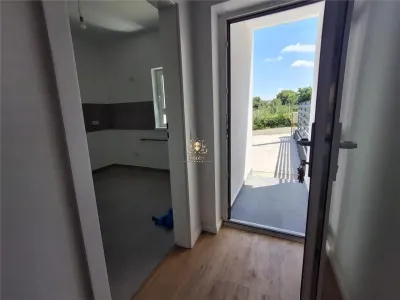 Casa la pret de apartament 3 camere 2 bai Bucium Visani. - Iasi