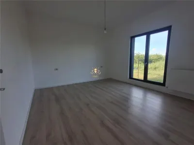 Casa parter la pret de apartament  Bucium -Visani! Mutare imediata! - foto 8