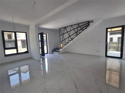 Casa 3 camere  Visan la asfalt !  Pret de apartament! Mutare rapida! - foto 1
