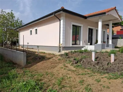 Casa parter cu 3 dormitoare si living  Bucium -Visani! comision 0% - foto 10