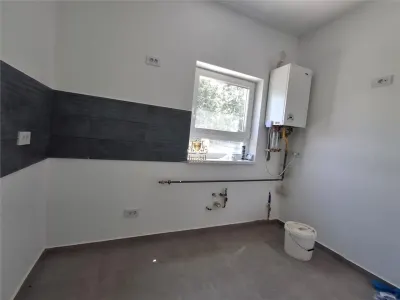 Casa la pret de apartament 3 camere 2 bai Bucium Visani. - foto 5