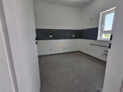 Casa la pret de apartament 3 camere 2 bai Bucium Visani. - foto 6