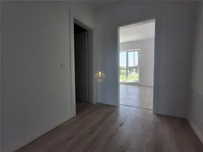 Casa la pret de apartament 3 camere 2 bai Bucium Visani. - foto 7