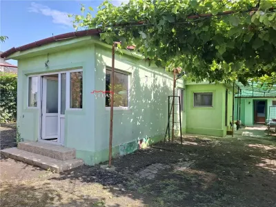 Casa cu teren 1662 mp teren, Golesti - Golesti