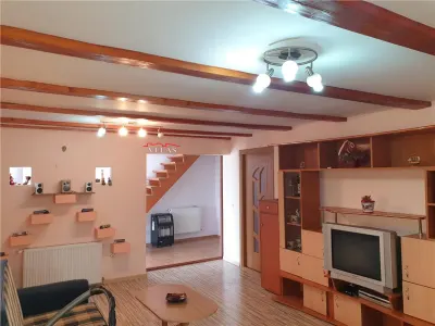 Casa Golesti cu 322 mp teren - Golesti