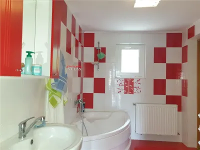 Casa Golesti cu 322 mp teren - foto 12