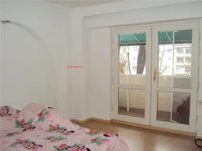 Apartament 4 camere,et 2, 3 balcoane, boxa, parcare, zona Teatru - foto 8
