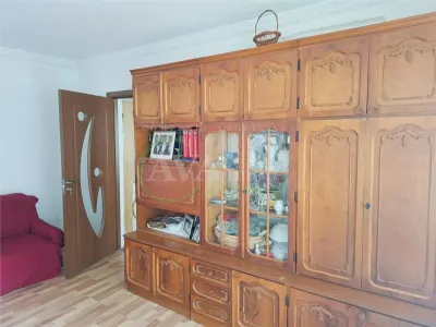 Apartament 2 camere semidecomandat , Zona Mioritei - foto 3