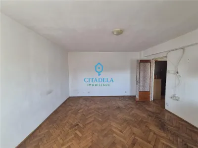 Apartament 2 camere, decomadat, 56 mp util etaj 1, 68000 euro - foto 3