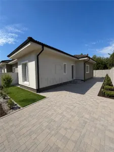 MOSNITA-DUPLEX SPATIOS-COMPARTIMENTARE EXCELENTA - Mosnita Noua