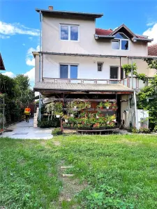 O proprietate rara | Locuinta generoasa + spațiu comercial cu acces din strada - Satu Mare