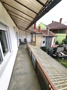 O proprietate rara | Locuinta generoasa + spațiu comercial cu acces din strada - foto 25