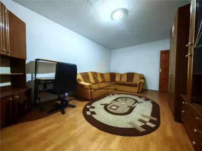 Apartament decomandat cu 2 camere de vanzare, Et 1 zona Nord - foto 4