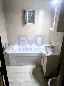 Apartament 3 camere de inchiriat, etaj intermediar, Alexandru cel Bun - foto 4