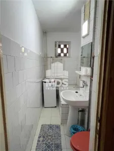 Mobilat si utilat la etajul 1 linga Piata Doina - foto 2