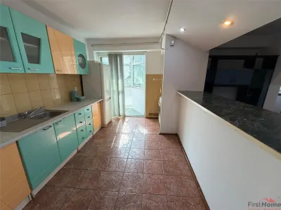 Apartament 3 camere, central, etaj 4 cu acoperis - foto 4