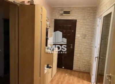 Decomandat la etaj 1 cu centrala propie in bloc anvelopat - foto 2