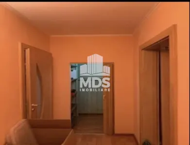 Decomandat la etaj 1 cu centrala propie in bloc anvelopat - foto 3