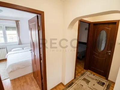 RECO Apartament decomandat cu 3 camere Piata 22 Decembrie - foto 7
