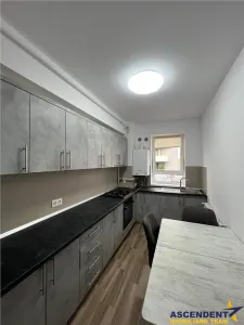 Apartament modern cu 2 camere, amplasare excelenta in Coresi - Tractorul, Brasov - foto 2