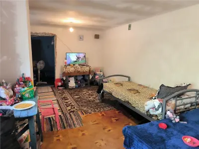 Casa de vanzare in sat Novaci ,teren de 865 mp, acces asfaltat,Ocazie! - foto 4