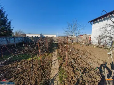 Casa mare cu etaj la principala in Fantanele - REDUCERE - foto 15