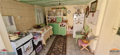 Casa pentru spatiu comercial pe calea Radnei - strada principala - foto 17