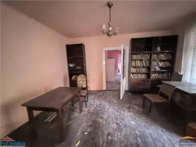 Casa cu 3 camere si pivnita in Lipova - foto 10