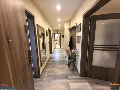 Casa mare cu garaj si teren in zona Balcescu - foto 13