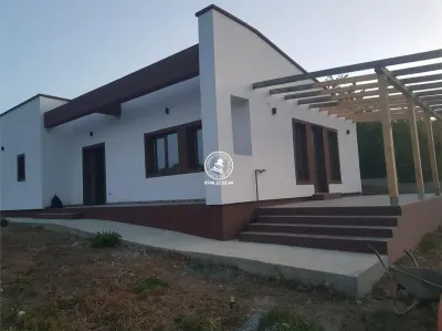 Casa plan parter cu 4 camere de vanzare - Tomesti - foto 9