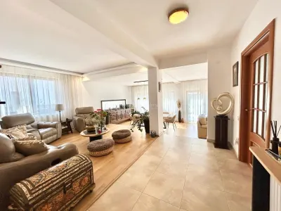 Casa individuala - Odaile Otopeni - 8 camere - 4 bai - 474mp - 903mp teren - foto 3