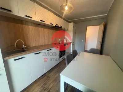 Apartament 3 camere Ultracentral, vedere Piata Civica - foto 4