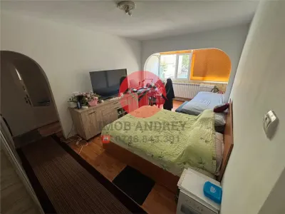 Apartament 2 camere, etaj 1, Vest, mobilat, 47 mp - foto 1