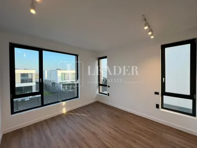 Vilă modernă cu terasă panoramică și design contemporan - foto 8