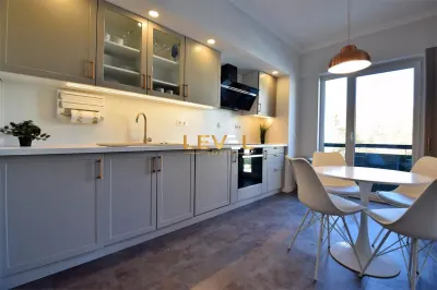 [VIDEO] 3 Bedroom Duplex with Park Views | Pet Friendly | Parking + Storage - foto 13