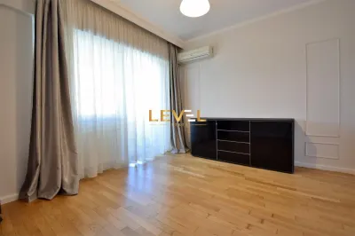 [VIDEO] 3 Bedroom Duplex with Park Views | Pet Friendly | Parking + Storage - foto 23