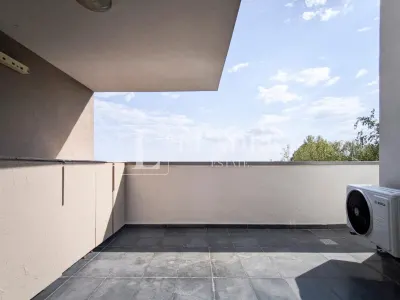 Penthouse modern cu 3 camere de inchiriat in pipera - foto 11
