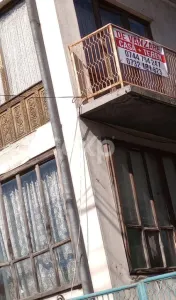Se vinde casa, dependinte si teren in localitatea Domnesti, judetul Arges - foto 2