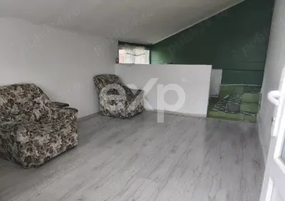 Casa de vanzare - foto 1