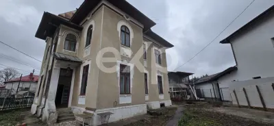 Casă/Vilă 6 Camere | Zona Primăriei | Târgoviște | P+1 | 218 mp | 320.000€ - foto 2
